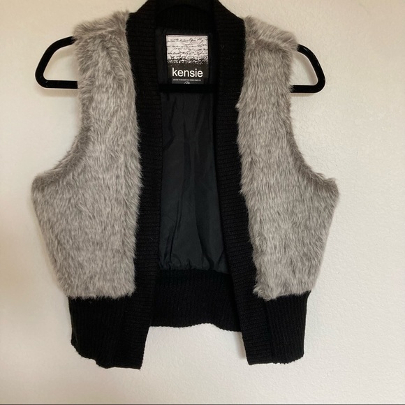 Kensie Black and Grey Faux Fur Vest Size Small